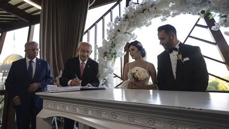 K­ı­l­ı­ç­d­a­r­o­ğ­l­u­ ­n­i­k­a­h­ ­ş­a­h­i­d­i­ ­o­l­d­u­